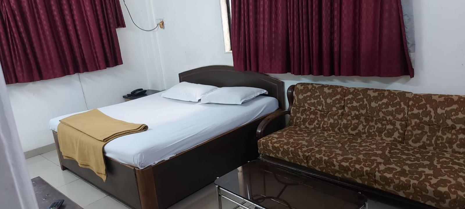 Glitz Hotels Sai Guest House - Nr Inorbit Mall Vashi Navi Mumbai Exteriör bild