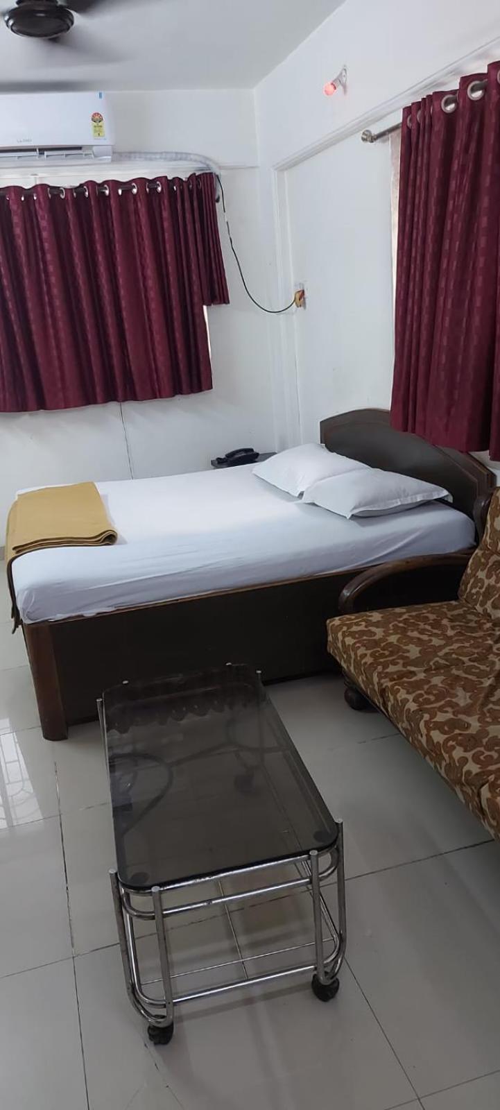 Glitz Hotels Sai Guest House - Nr Inorbit Mall Vashi Navi Mumbai Exteriör bild