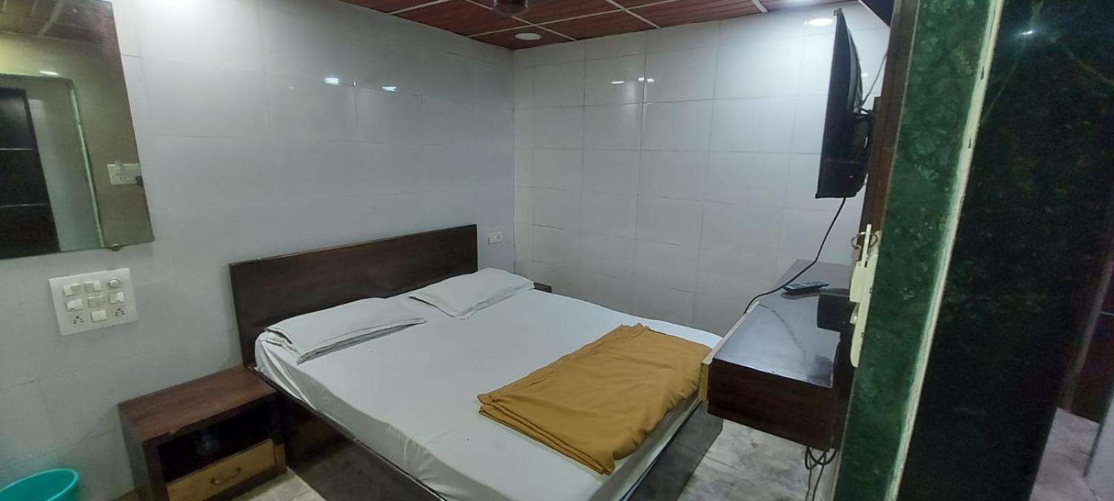 Glitz Hotels Sai Guest House - Nr Inorbit Mall Vashi Navi Mumbai Exteriör bild