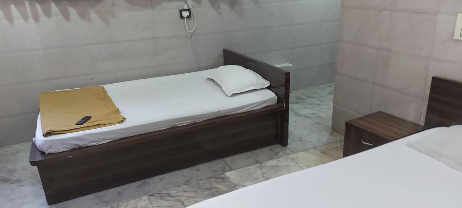 Glitz Hotels Sai Guest House - Nr Inorbit Mall Vashi Navi Mumbai Exteriör bild